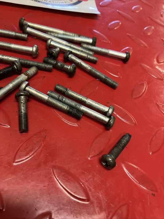 Suzuki TC125 1975 Engine motor crankcase cover bolt hardware
