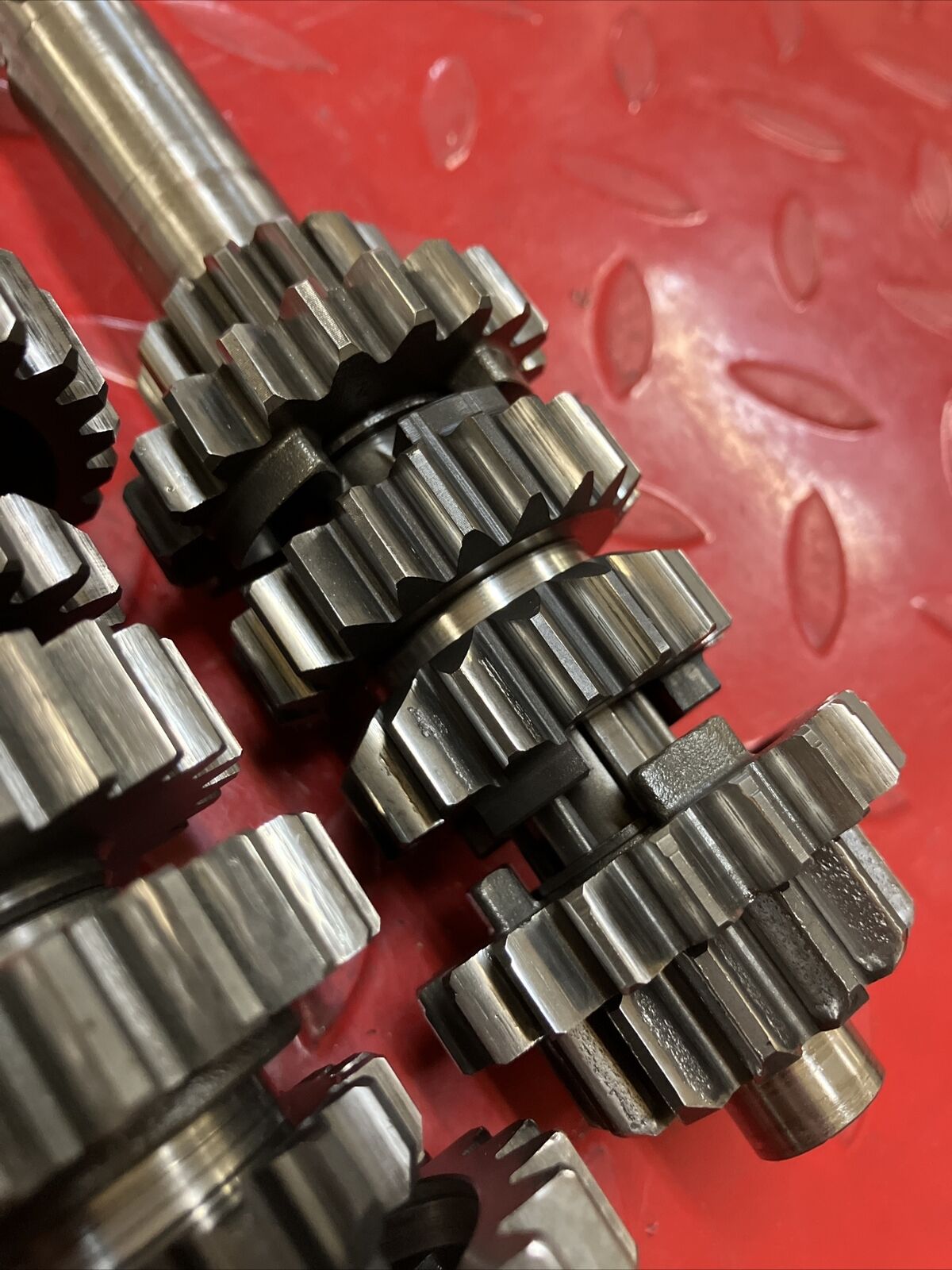 Suzuki RM125 1985 transmission mainshaft counterhsaft main counter shaft gear