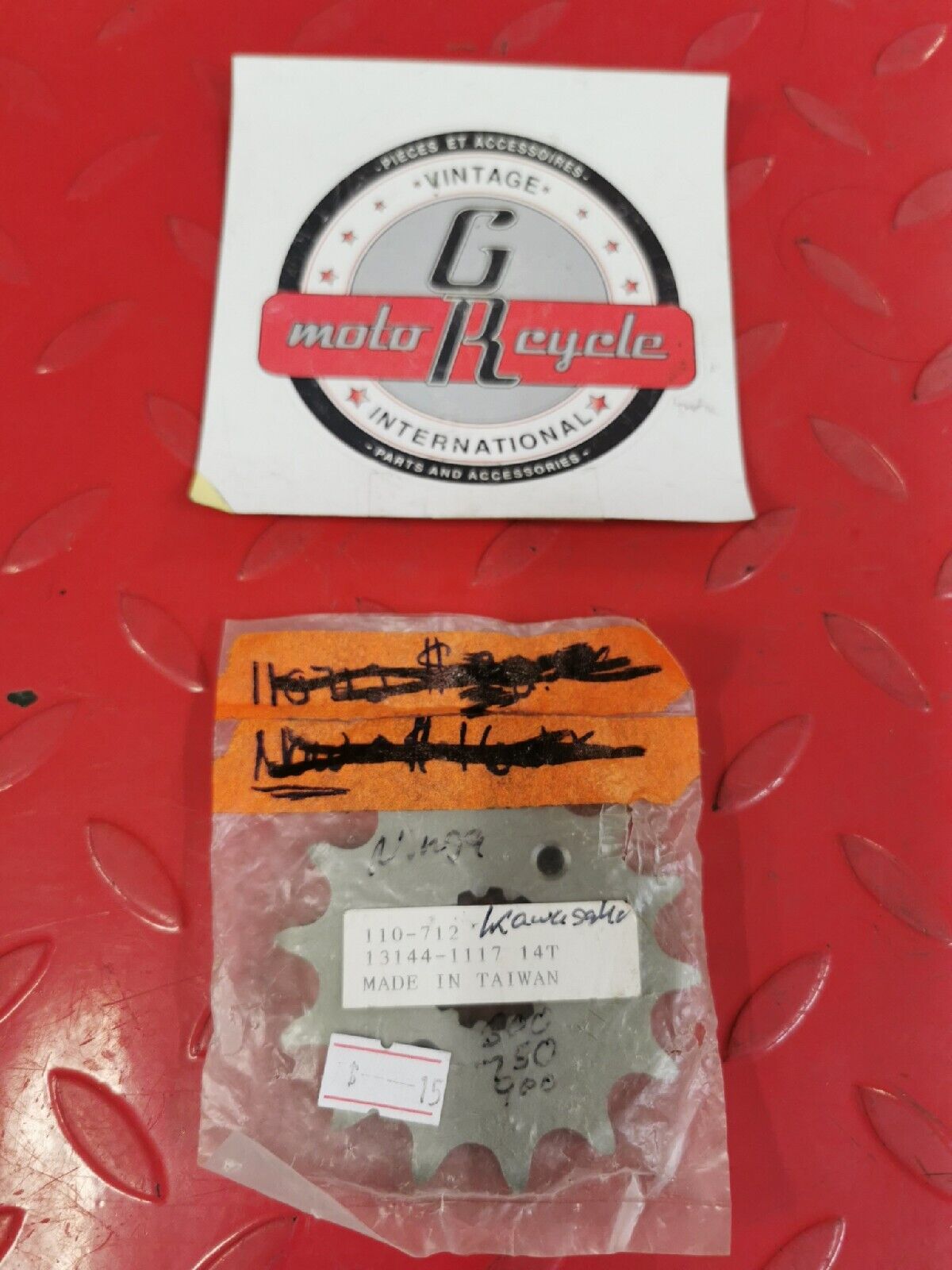 NOS KAWASAKI ZX600 ZX750 1985 - 1997 SPROCKET OUTPUT 15T 13144-1117 110-712 J17