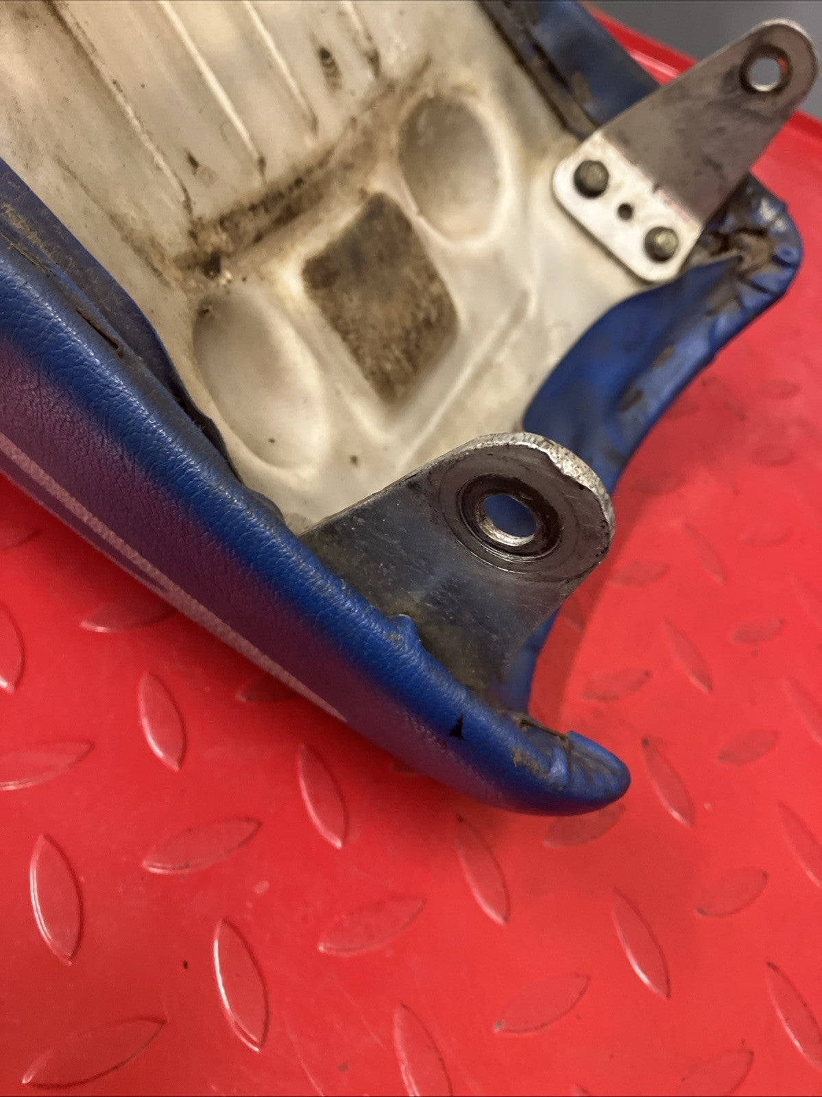 Honda CR250R 1984 seat saddle pan foam CR125R CR500R