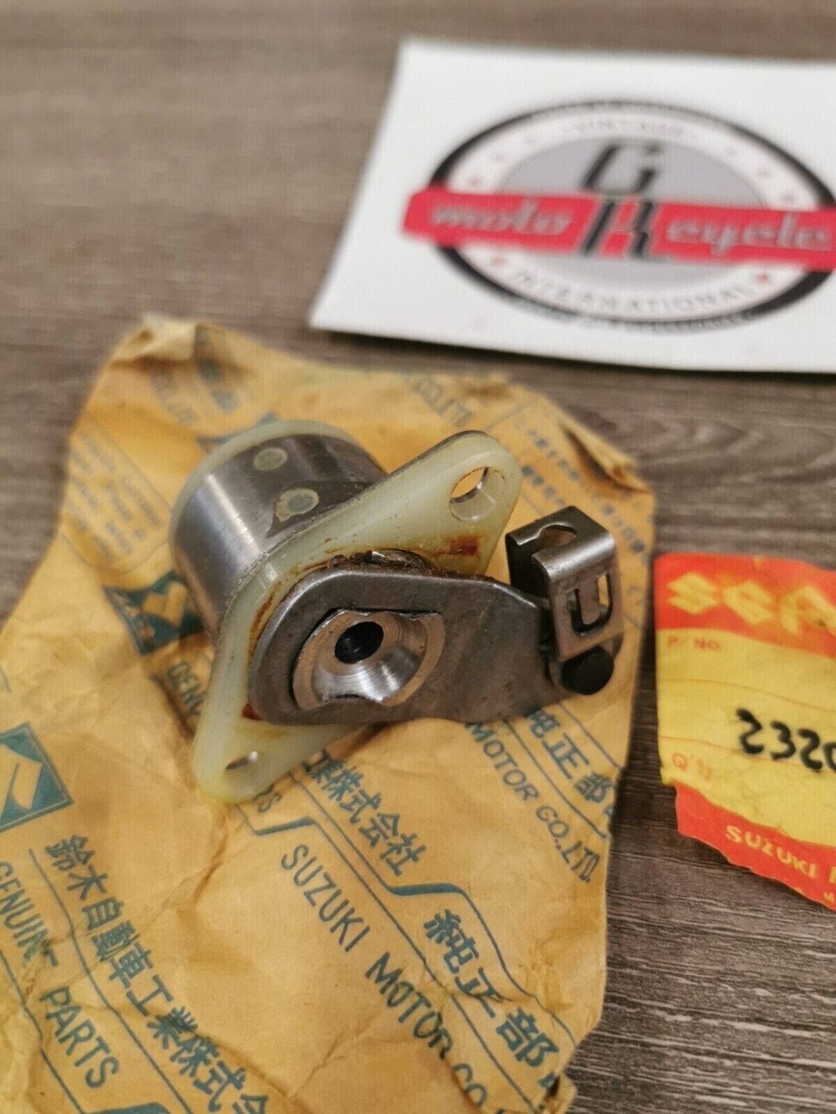 NOS SUZUKI T305 TC305 GT250 T350J CLUTCH RELEASE SCREW ASSY 23200-18000 S23