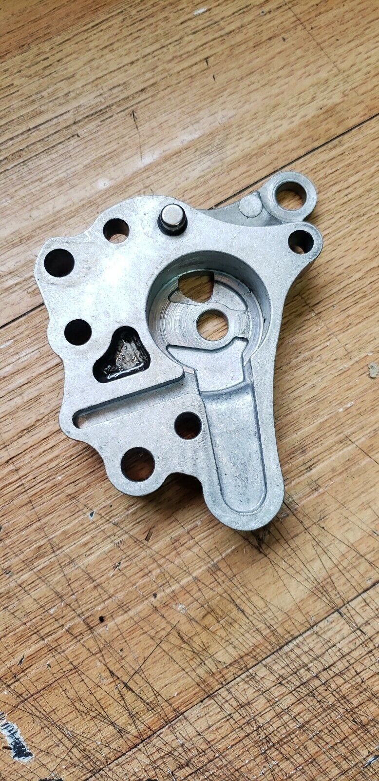 Honda XR350R 1984 oil pump body hounsing plate XL350R 1985 15111-KF0-010