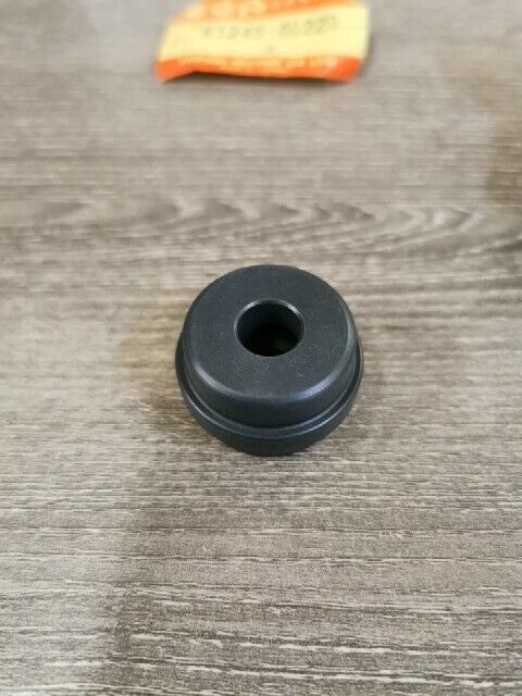 NOS SUZUKI DR400 1980 DR500 PE175 PE250 ROLLER CHAIN GUIDE 61345-40220 S37