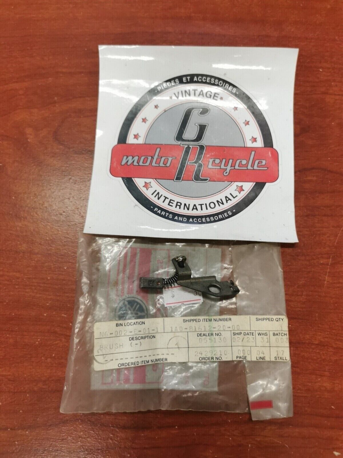 NOS Yamaha 1976 1977 1979 RD400 BRUSH 2 1A0-81612-20-00 Y91