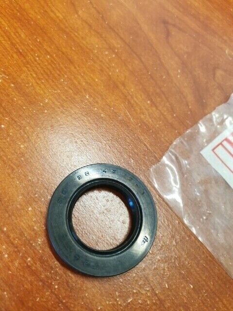 NOS Yamaha BW200 DT1 FZR400 FZR600 FZS600 OIL SEAL (28X47X7) 93102-28022-00 Y136