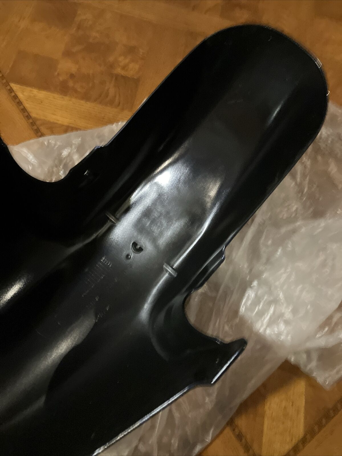 NOS Suzuki BURGMAN 400 AN400 2004 FRONT FENDER 53111-14G00-YAR S34