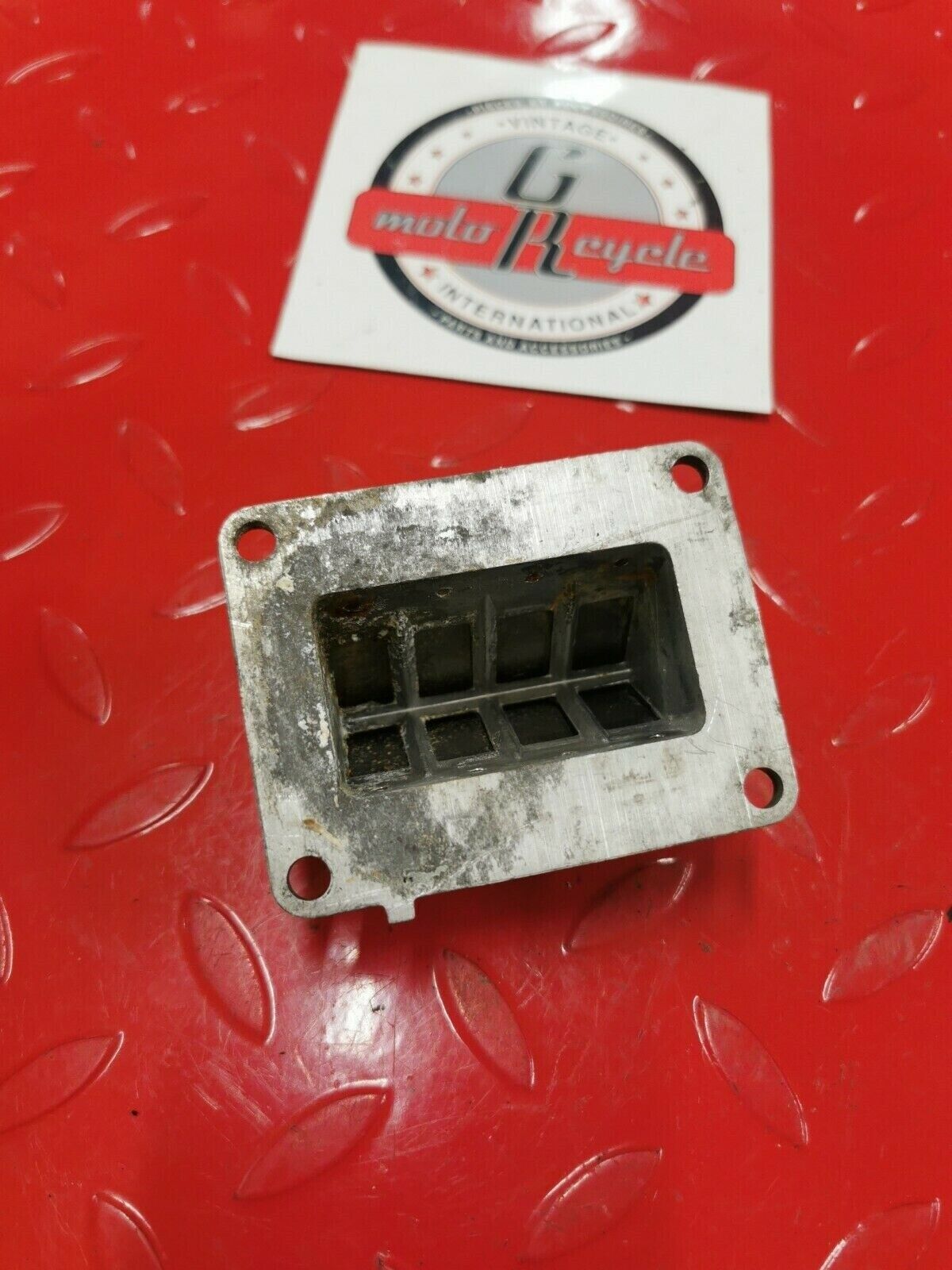 Yamaha DT250 1977 reed valve block cage 1978 1979
