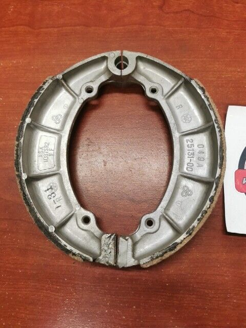 NOS Yamaha BRAKE SHOE KIT 256-25130-00-00 SUB 1JN-W2535-00-00 3HT-W2535-0 Y140