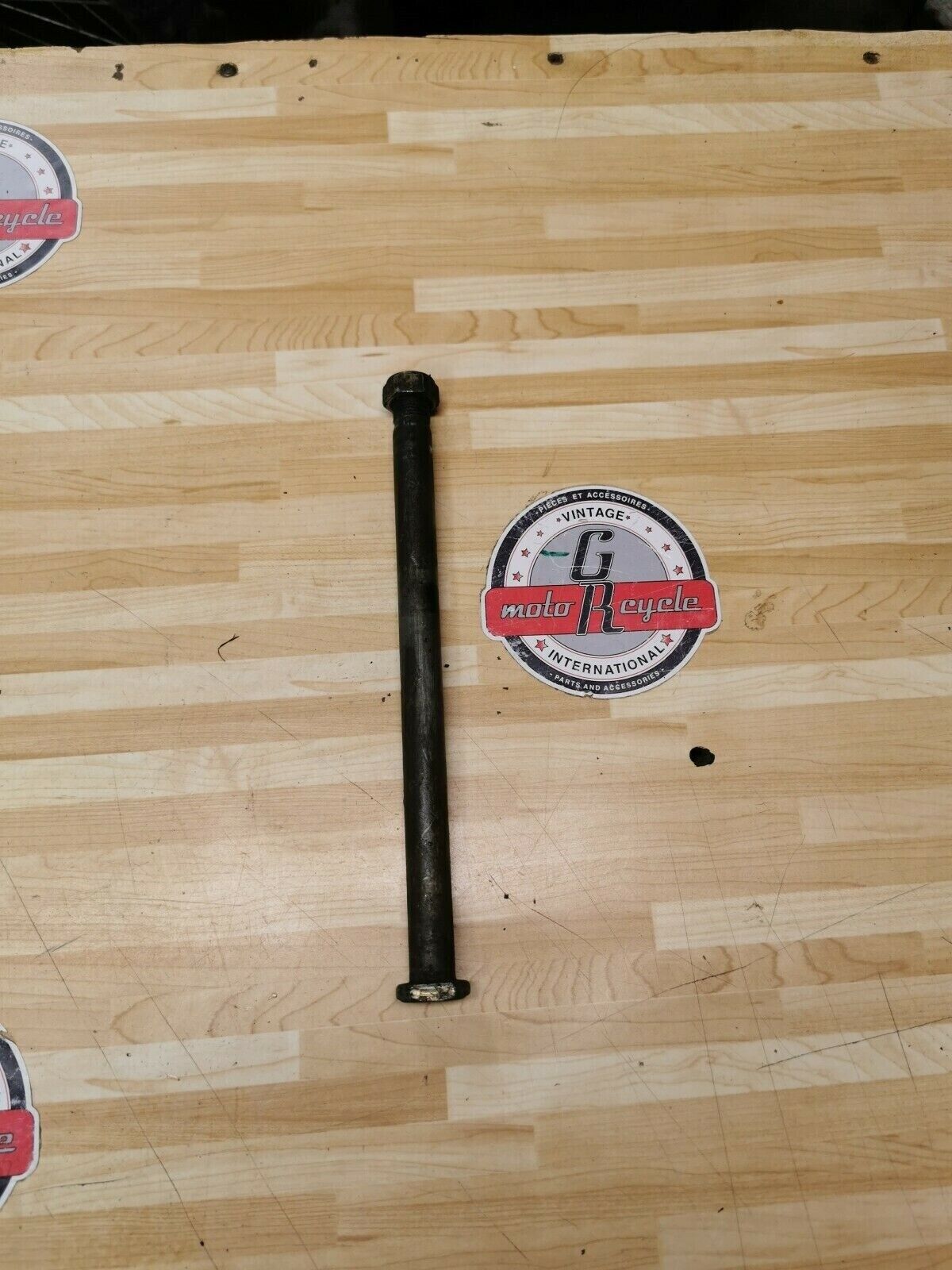 Suzuki RMZ450 2006 swingarm pivot bolt axle shaft