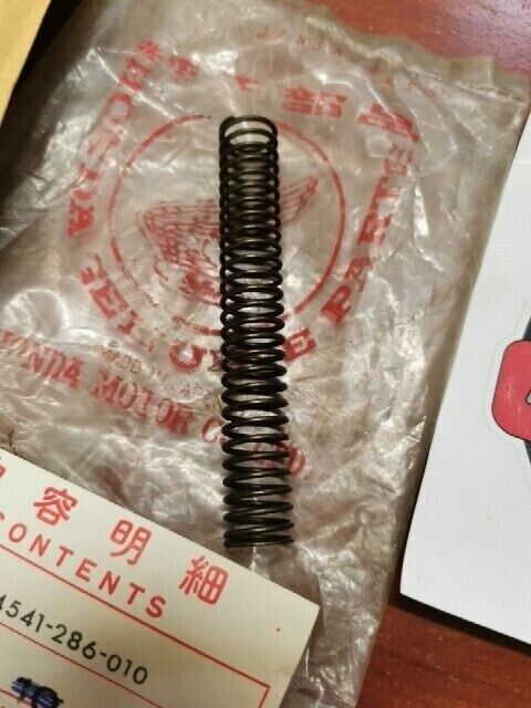 NOS Honda CB250 CB350 CL250 CL350 CAM CHAIN TENSIONER SPRING 14541-286-010 H93