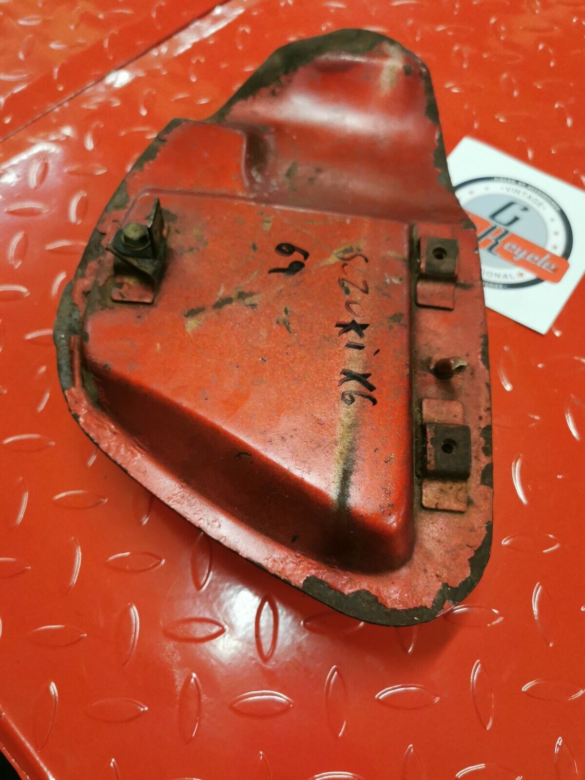 Suzuki X6 1969 oil tank T250 T20 Hustler S125