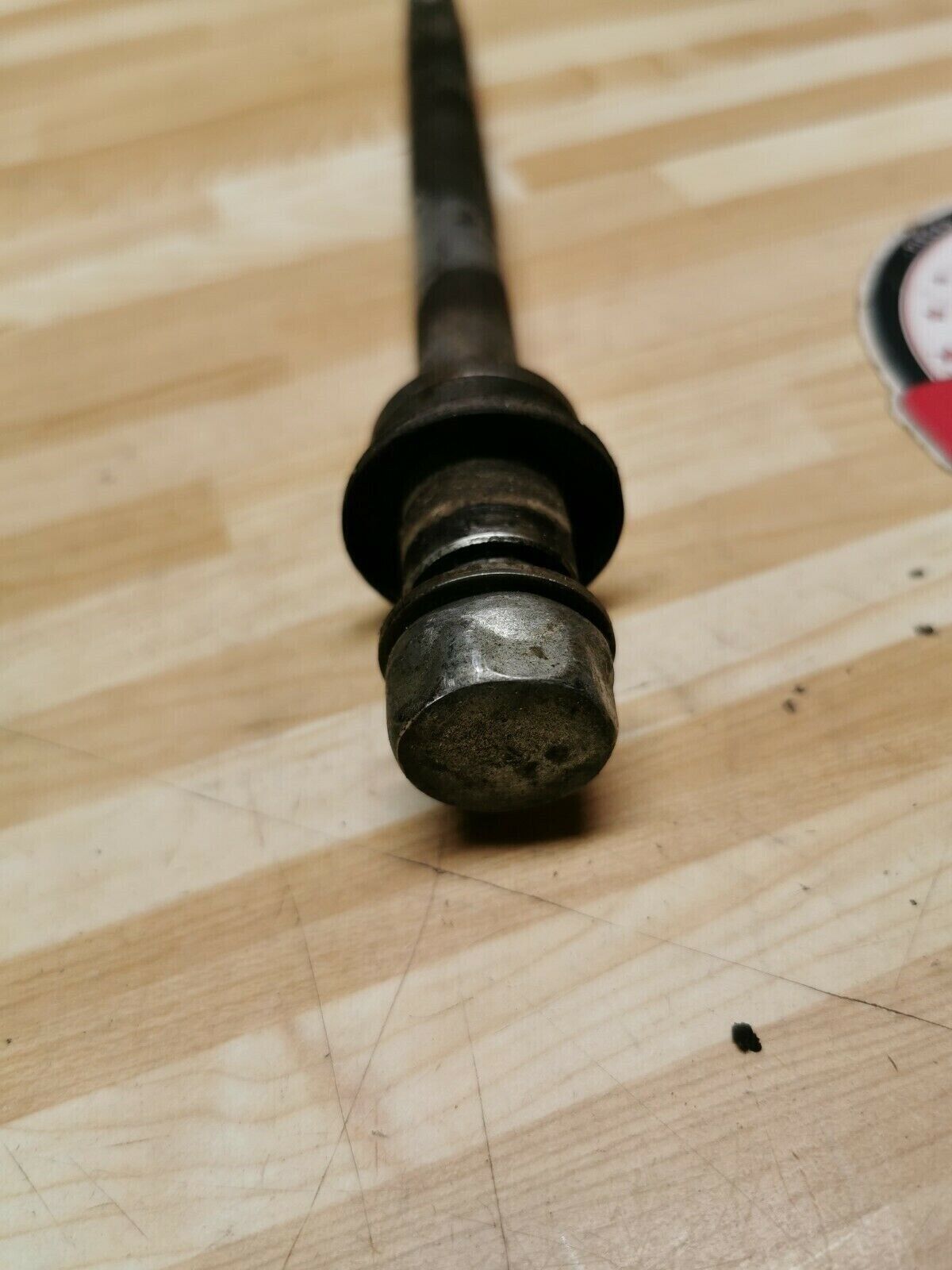 Yamaha TT225 1986 Front wheel axle bolt shaft 1987