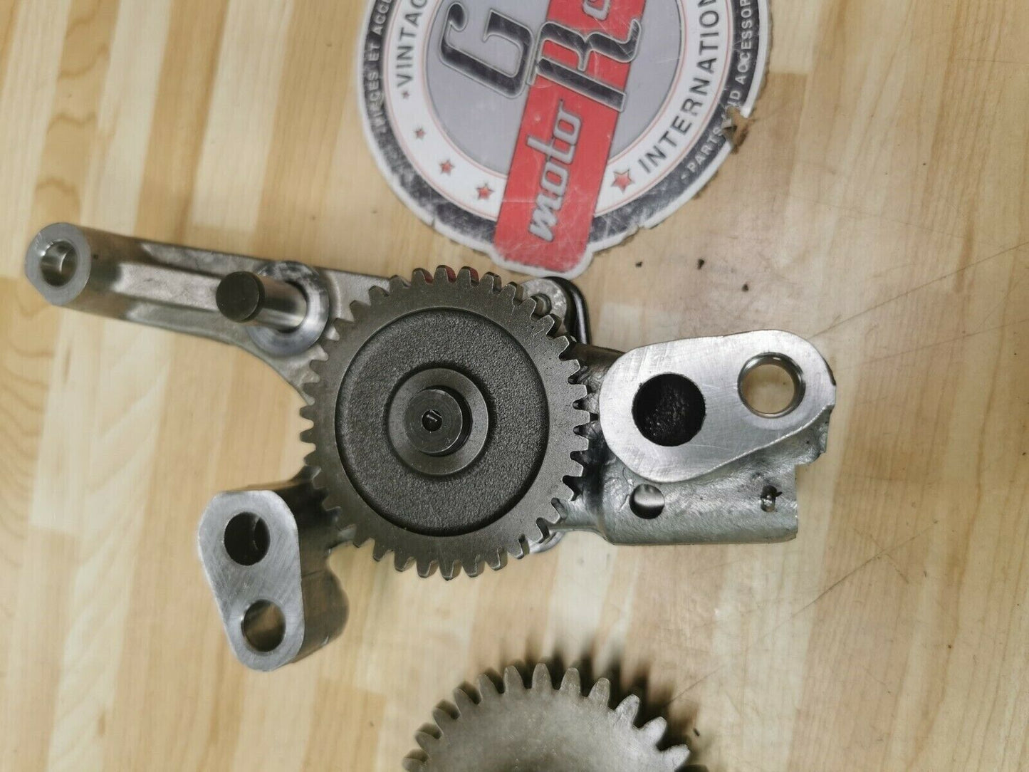 Yamaha XS400S 1982 oil pump assy housing idle gear 1L9-13300-00-00