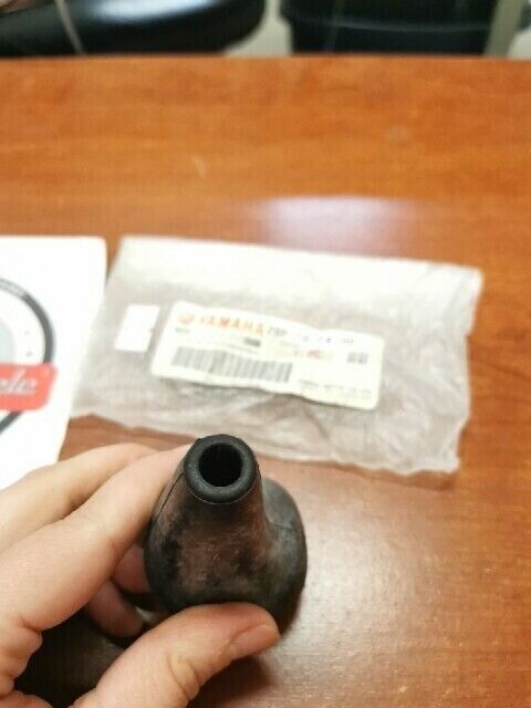 NOS Yamaha YFM700 YFM550 YFM450 YFM350 SHIFT LEVER KNOB 28P-18174-00-00 Y103