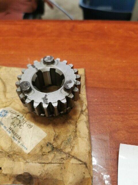 NOS Yamaha 1977 XS750 5TH WHEEL GEAR 1J7-17251-09-00 Y153