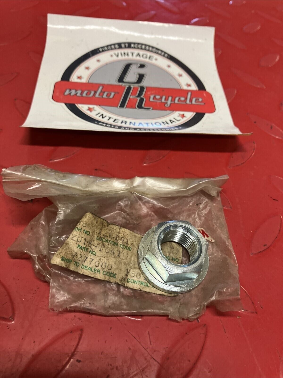 NOS KAWASAKI NUT FLANGED 16MM 92015-1041 K17