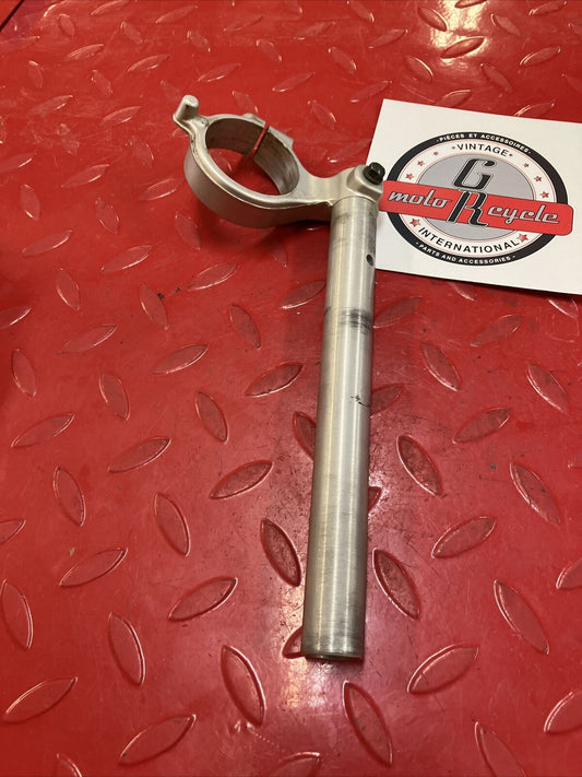 Suzuki GSXR1000 2003 right handle handlebar steering holder 2004