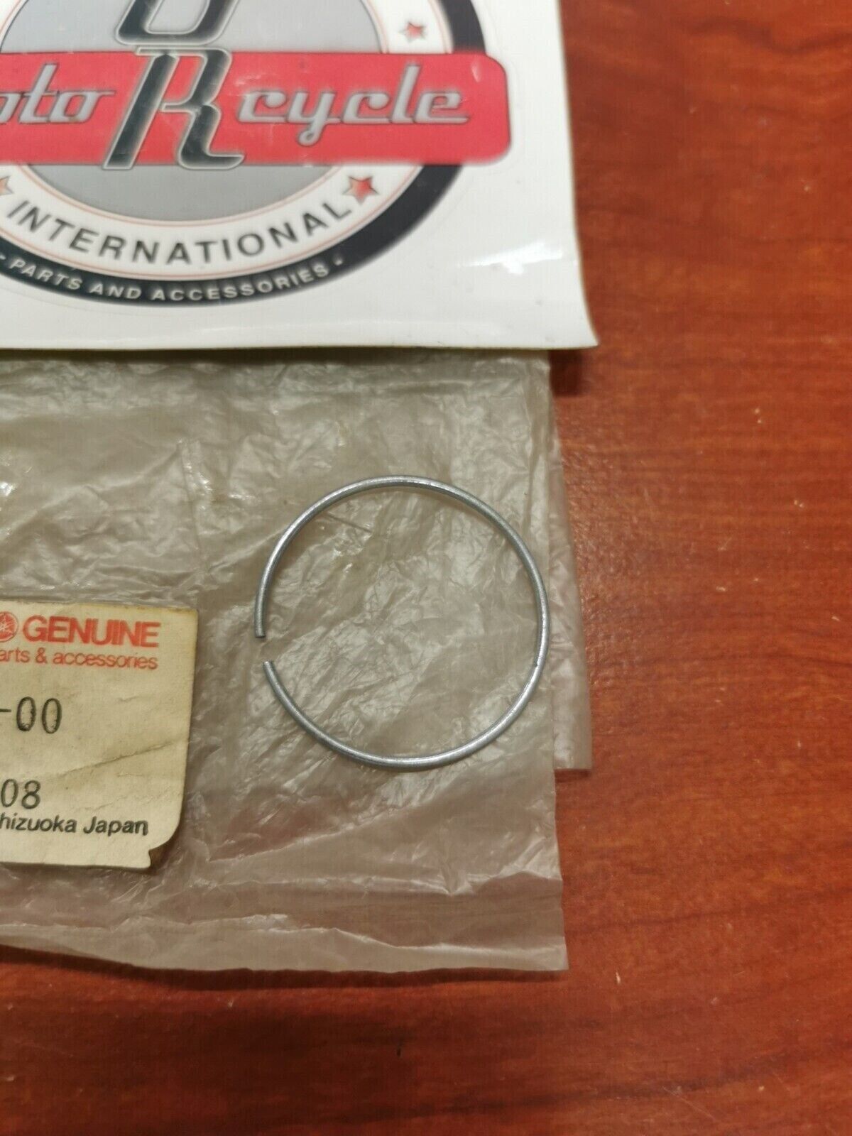 NOS YAMAHA XJ650 XJ750 XJ900 XV920 SNAP RING 15R-23153-00-00 Y72