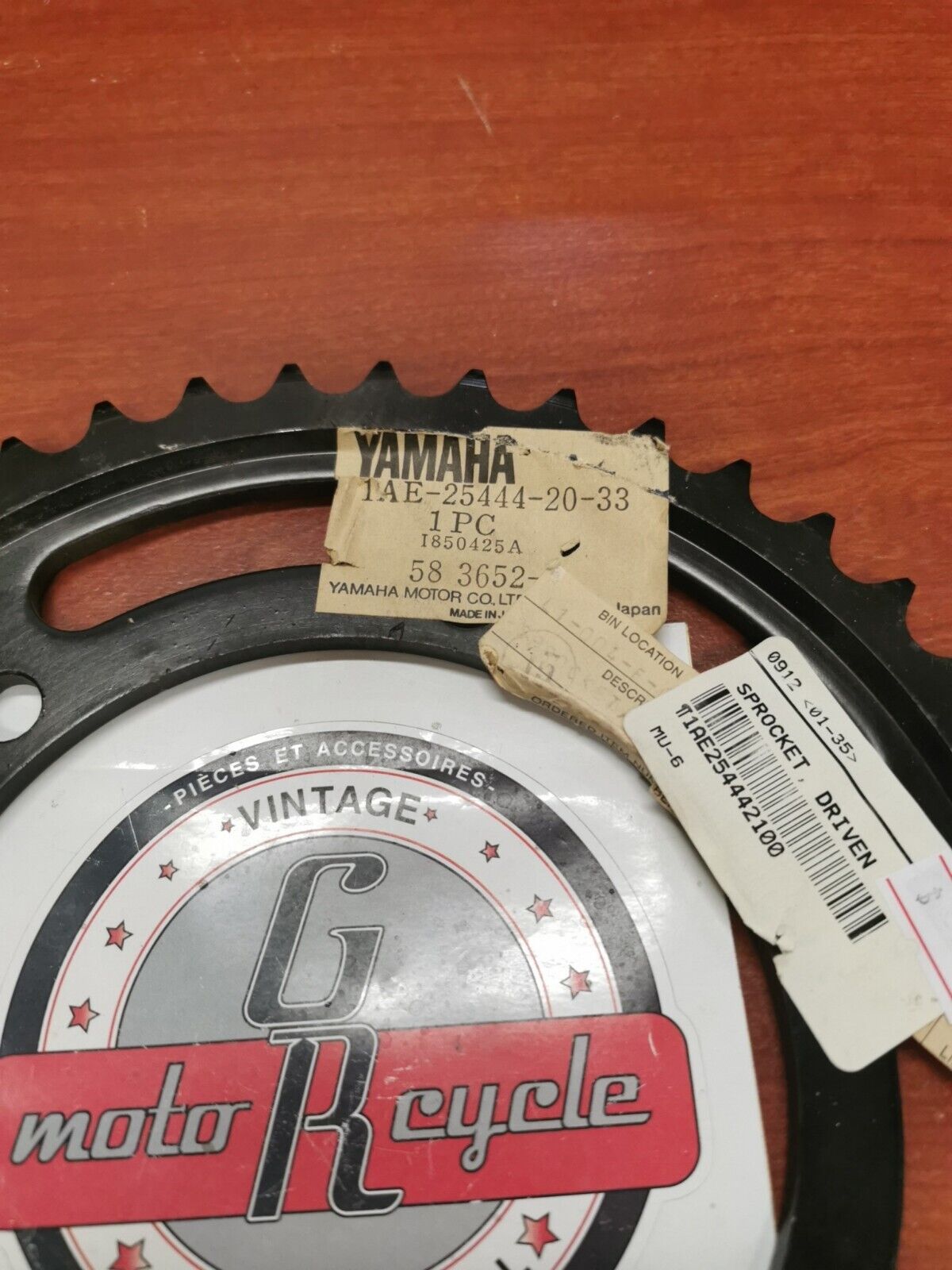 NOS Yamaha 1986 1987 FZX700 REAR DRIVE SPROCKET 44T 1AE-25444-20-33 Y89