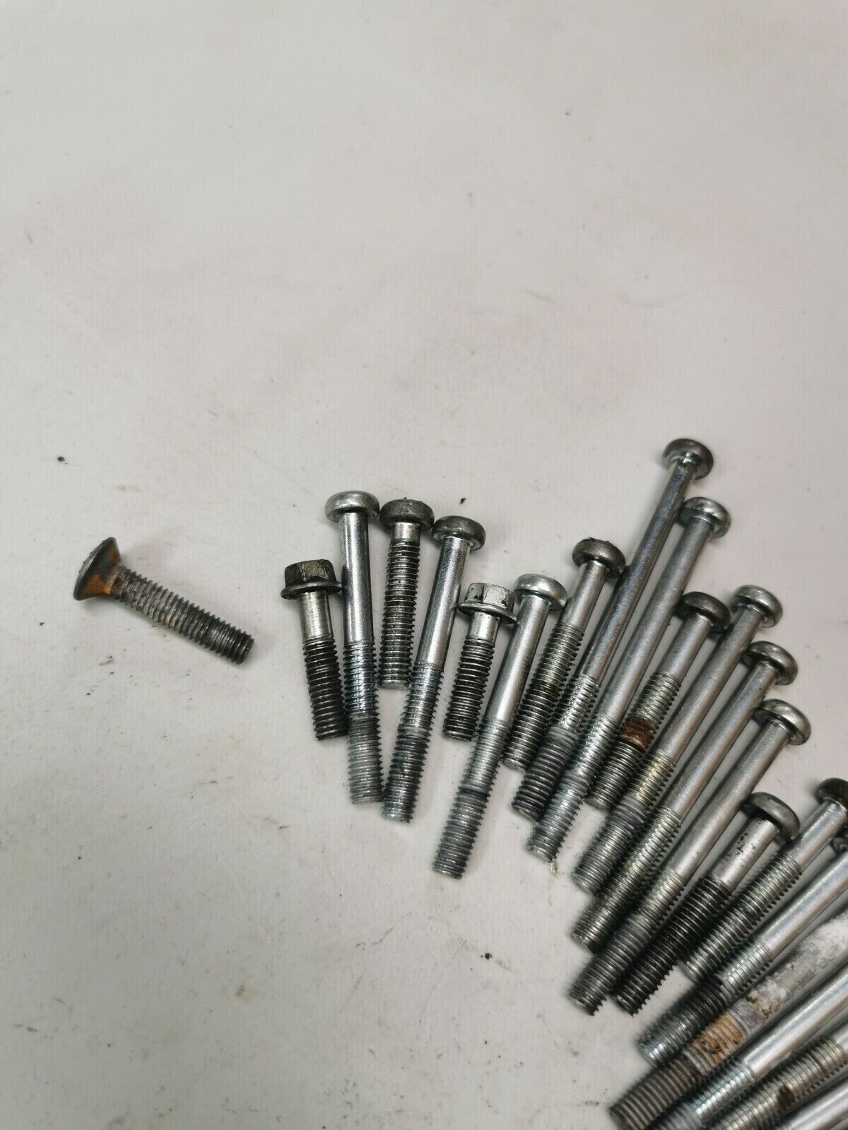 Yamaha DT125 1978 engine motor bottom end crankcase / cover bolt hardware