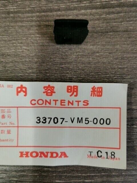 NOS HONDA ATV TRX200 1984 RUBBER R TAILLIGHT 33707-VM5-000 H102