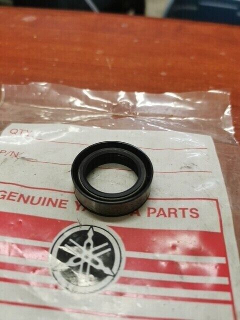 NOS Yamaha DT80 FS1 FS50 OIL SEAL 109-23145-01 SUB 109-23145-00-00 290-2314 Y142