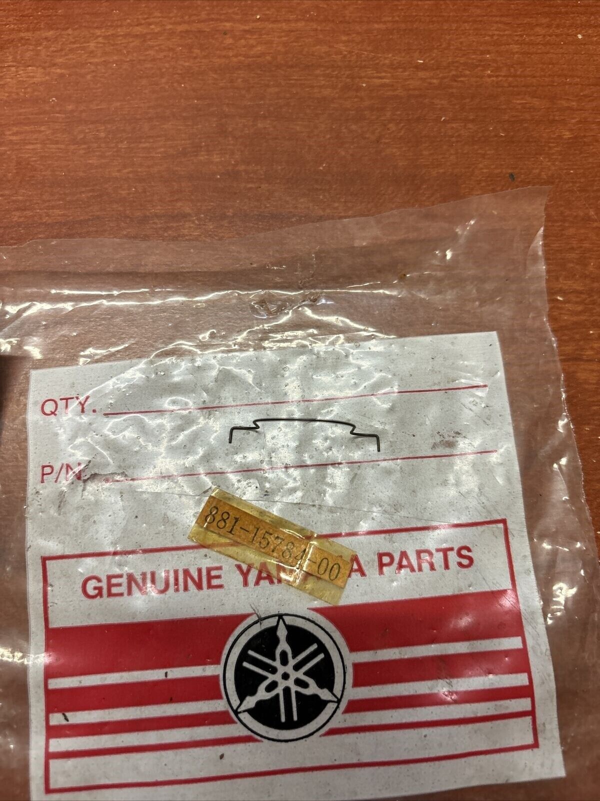 NOS Yamaha 1974 GP246F RETURN SPRING 881-15784-00-00 Y177