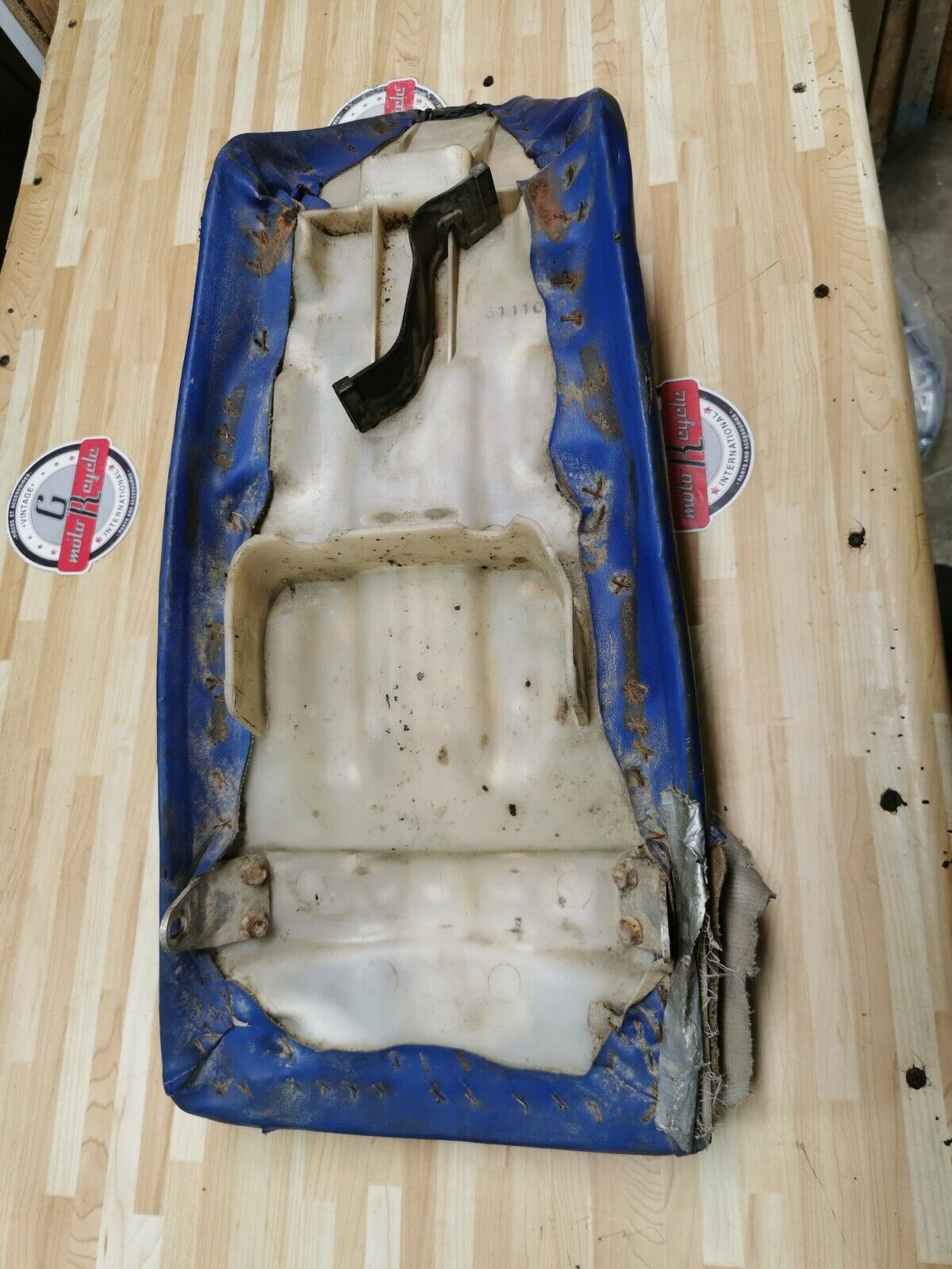 Kawasaki KDX200 1986 seat saddle pan foam base