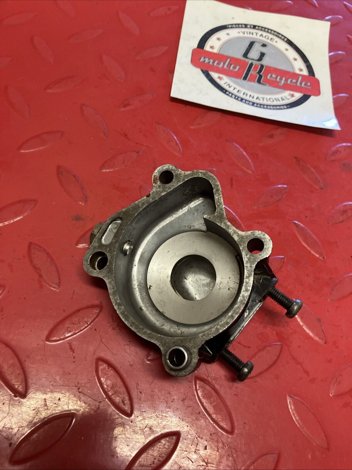 Suzuki RM125 1983 Water pump cover housing case