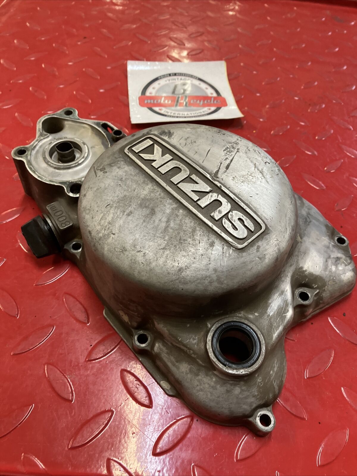 Suzuki RM125 1985 right crankcase clutch cover 2