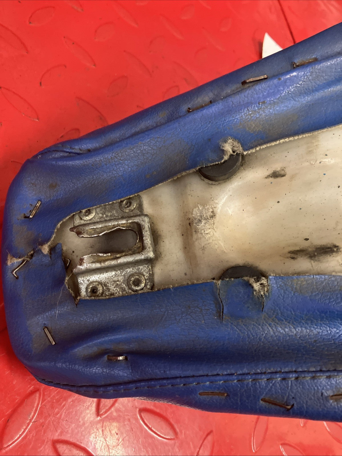 Honda CR250R 1984 seat saddle pan foam CR125R CR500R