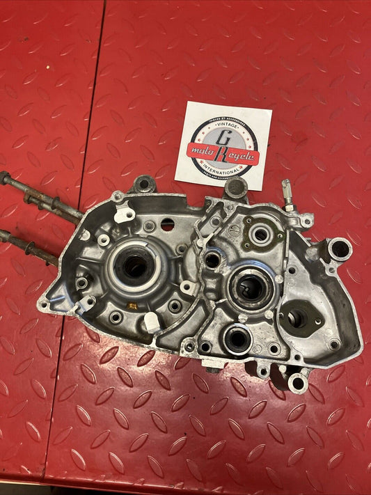 Suzuki RV90 1975 crankcase set left right