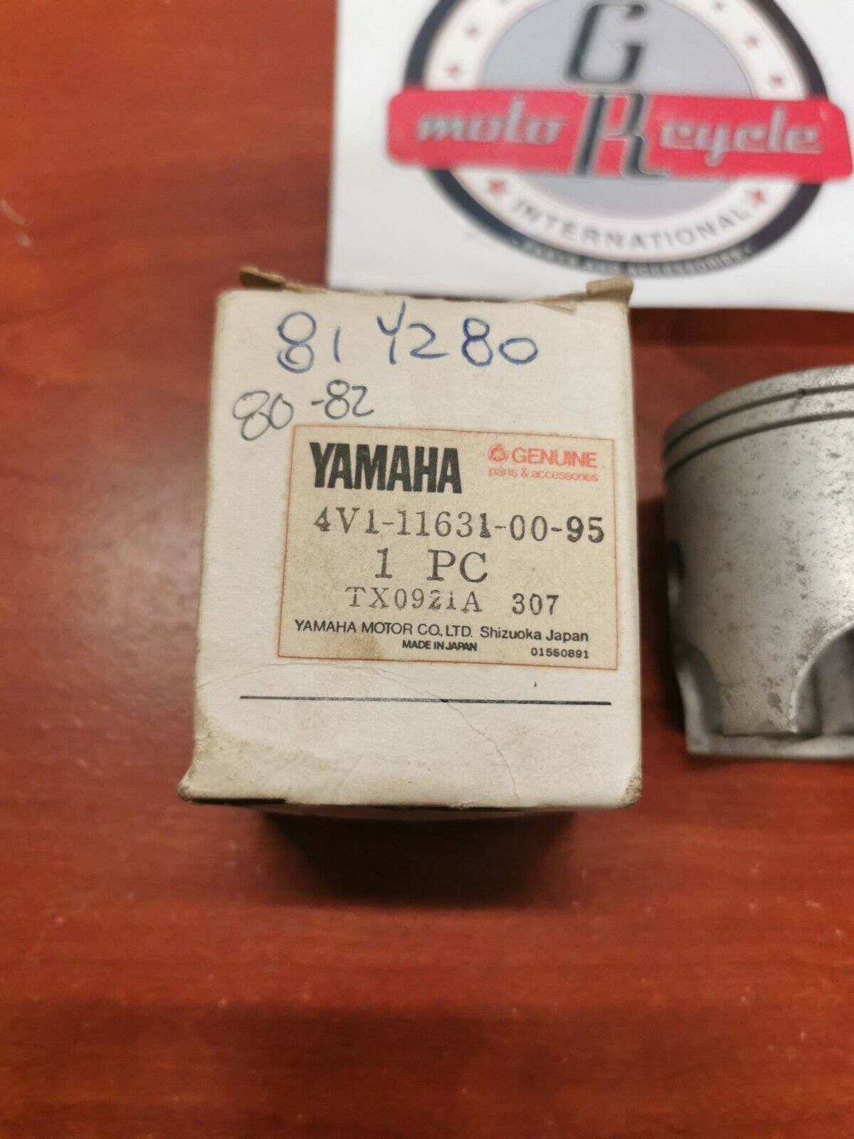 NOS Yamaha 1981 YZ80 PISTON STD 4V1-11631-00-95 Y92