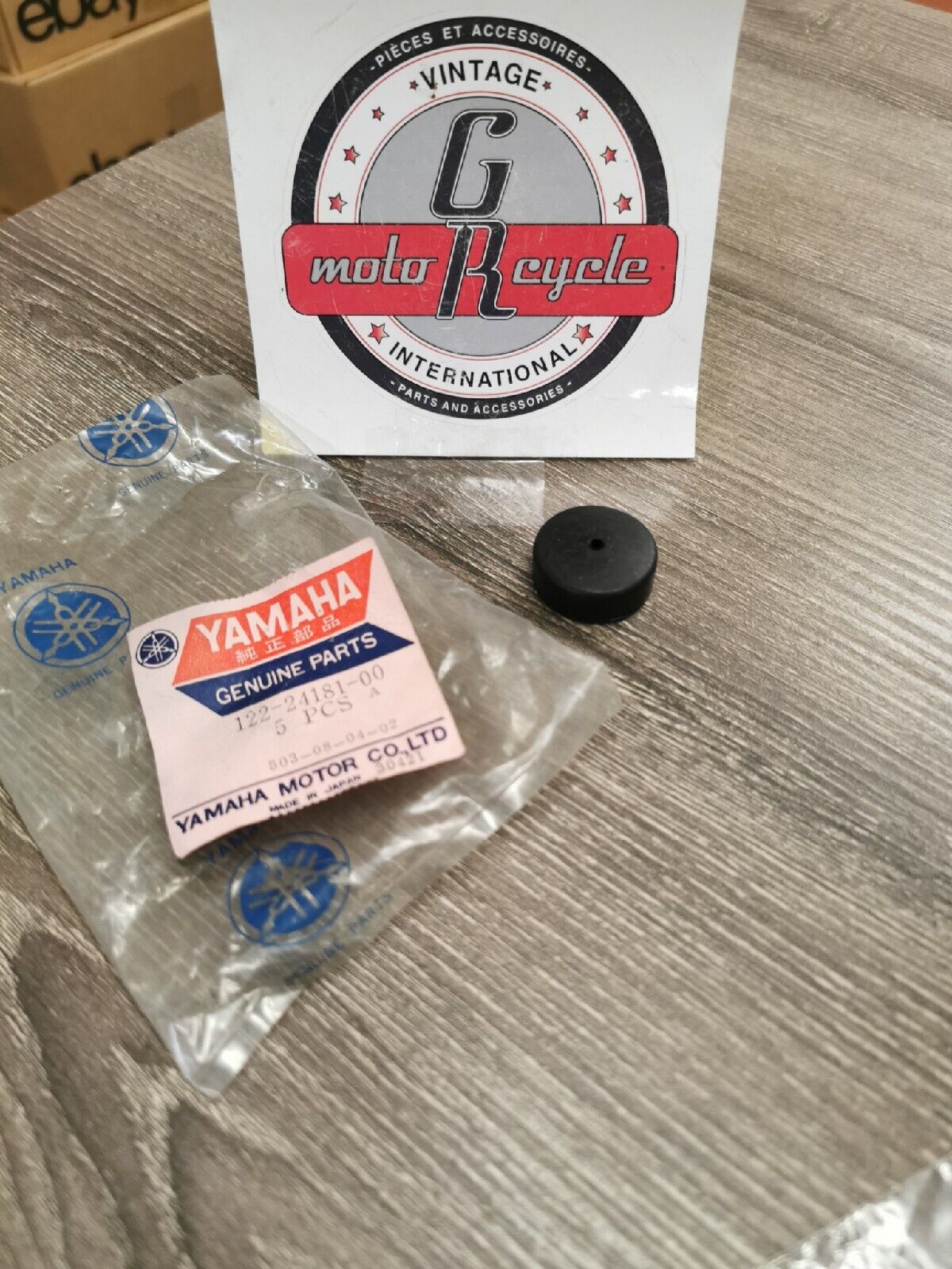 NEW NOS YAMAHA DT100 DT80 Fuel Tank Rubbers 122-24181-00-00 Y58