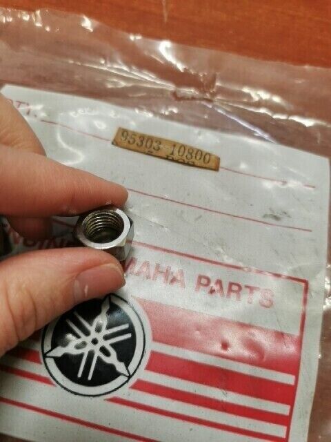 NOS Yamaha XVZ12 XVZ13 XV250 CROWN NUT 95303-10800-00 SUB 95380-10800-00 Y129