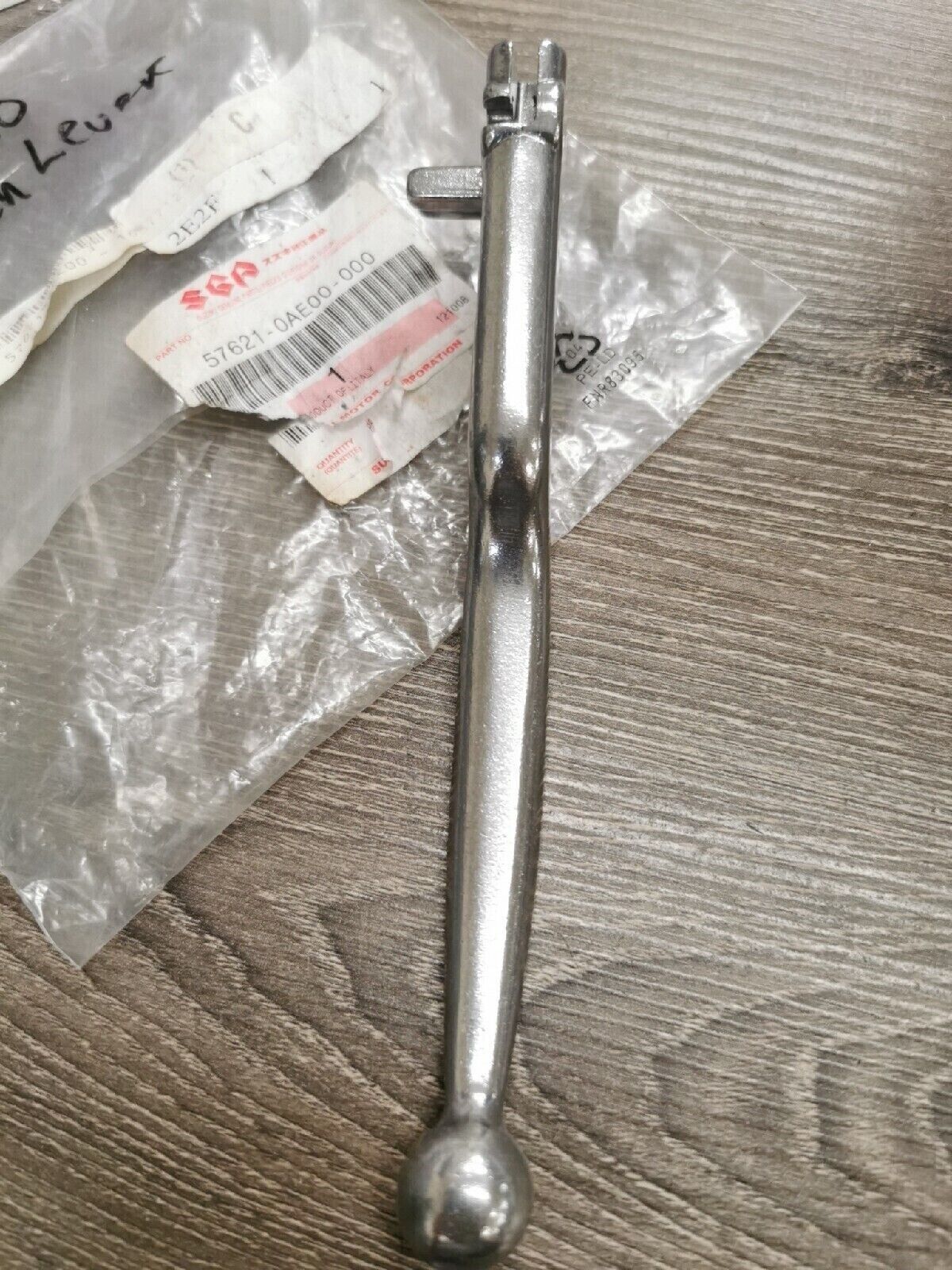 NOS SUZUKI GZ250 CLUTCH LEVER 57621-0AE00-000 S11