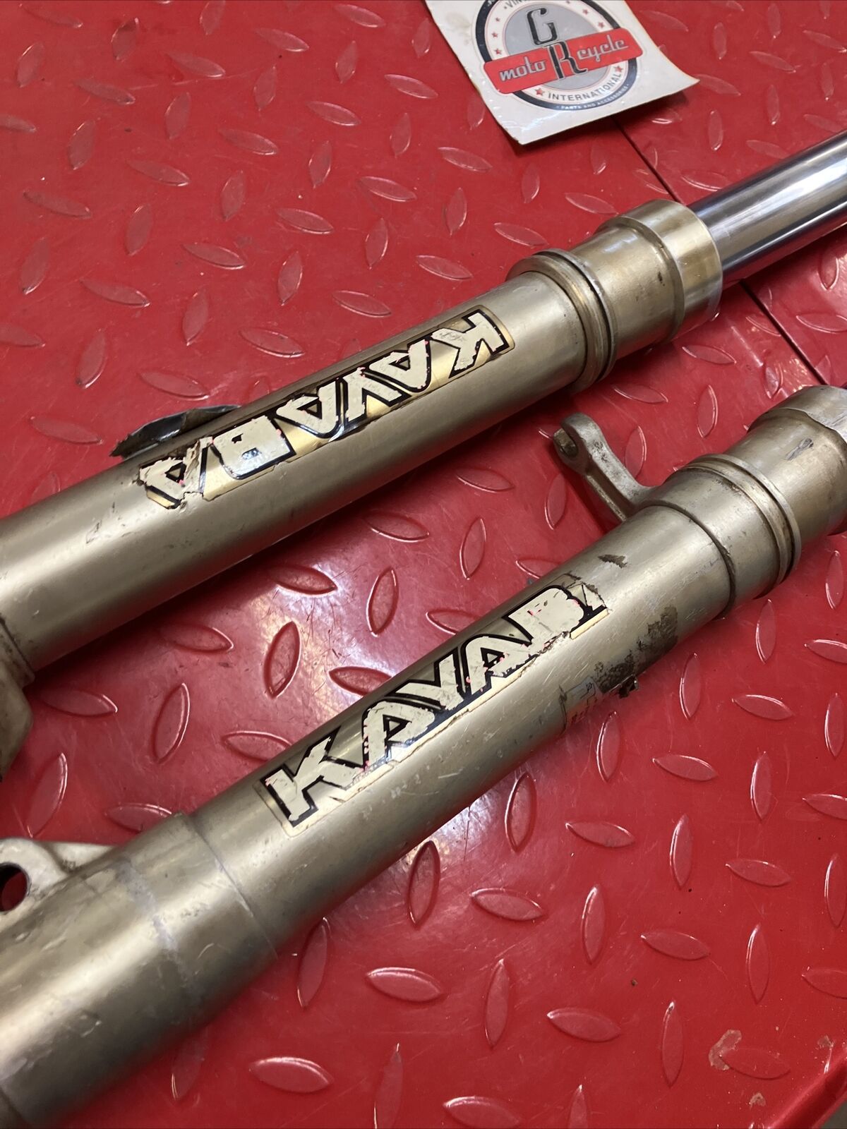Suzuki RM125 1984 left right front forks