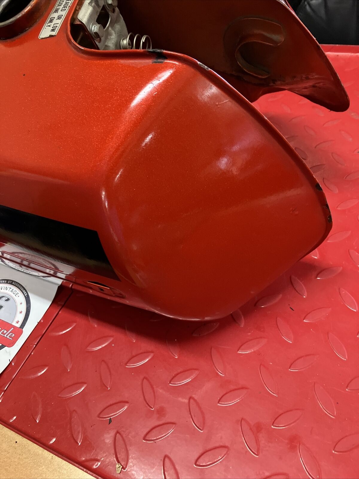 Suzuki RE5 Fuel tank gas petrol reservoir NO PETCOCK