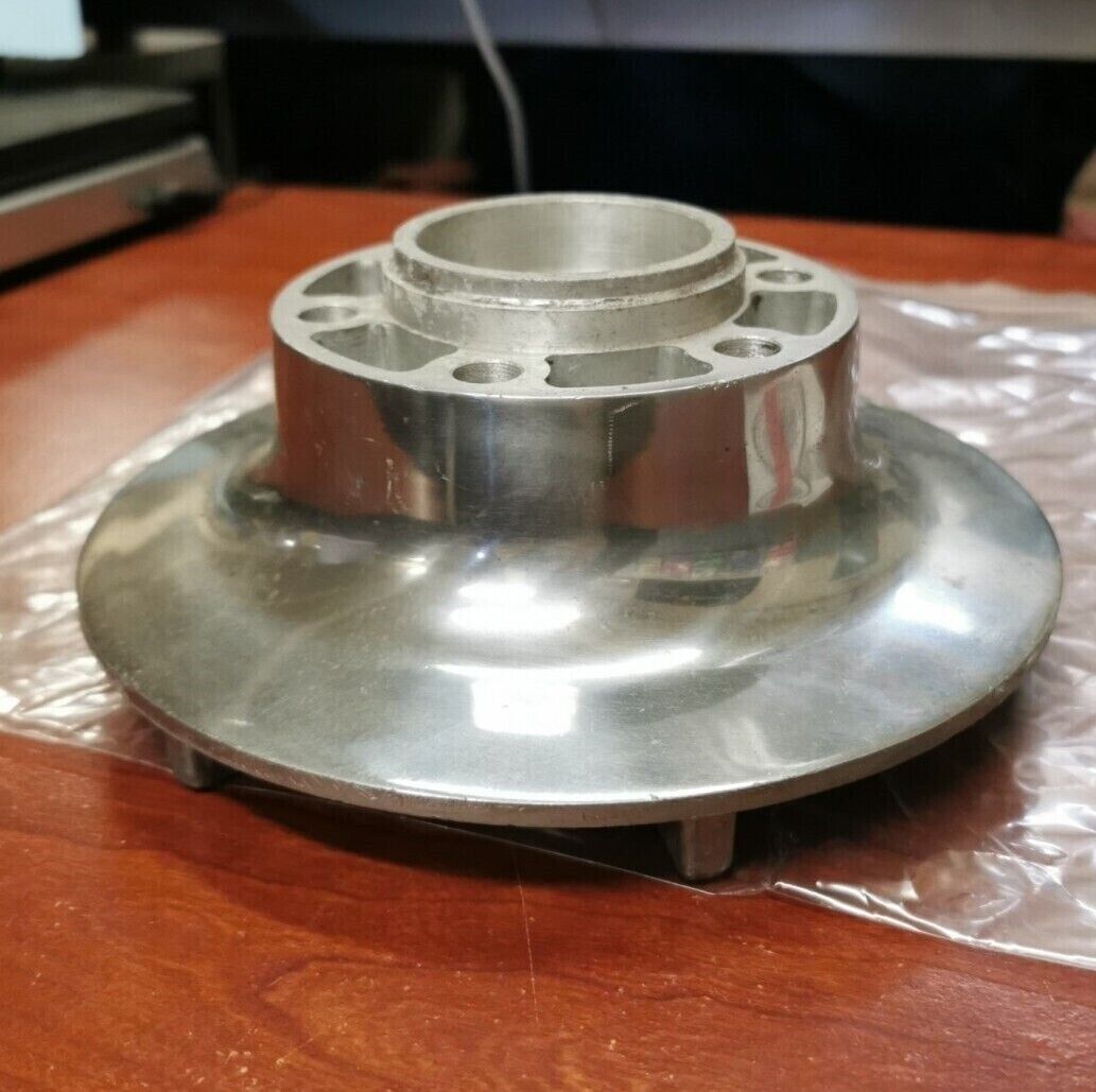 NOS SUZUKI GT250 T500 T3501 T3502 T250 T350R REAR SPROCKET DRUM 64611-11000 S30