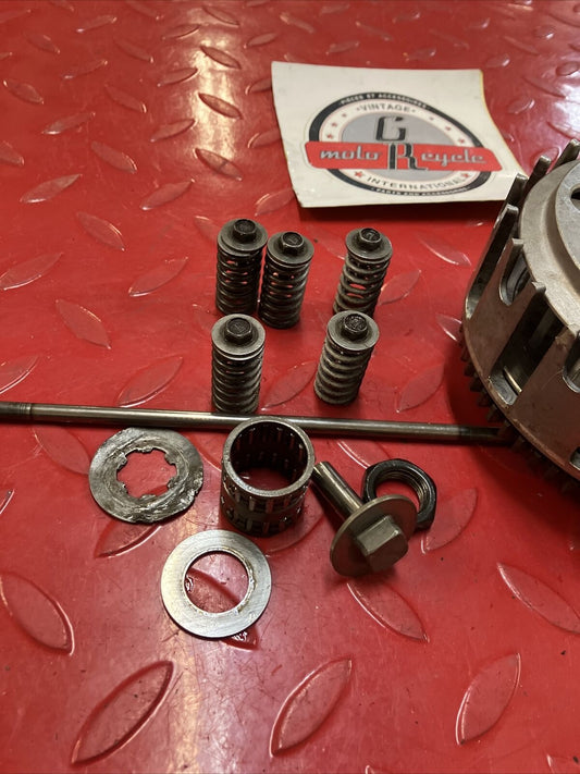 Suzuki RM125 1985 complete clutch basket hub pressure plate 1984 21200-14103 2