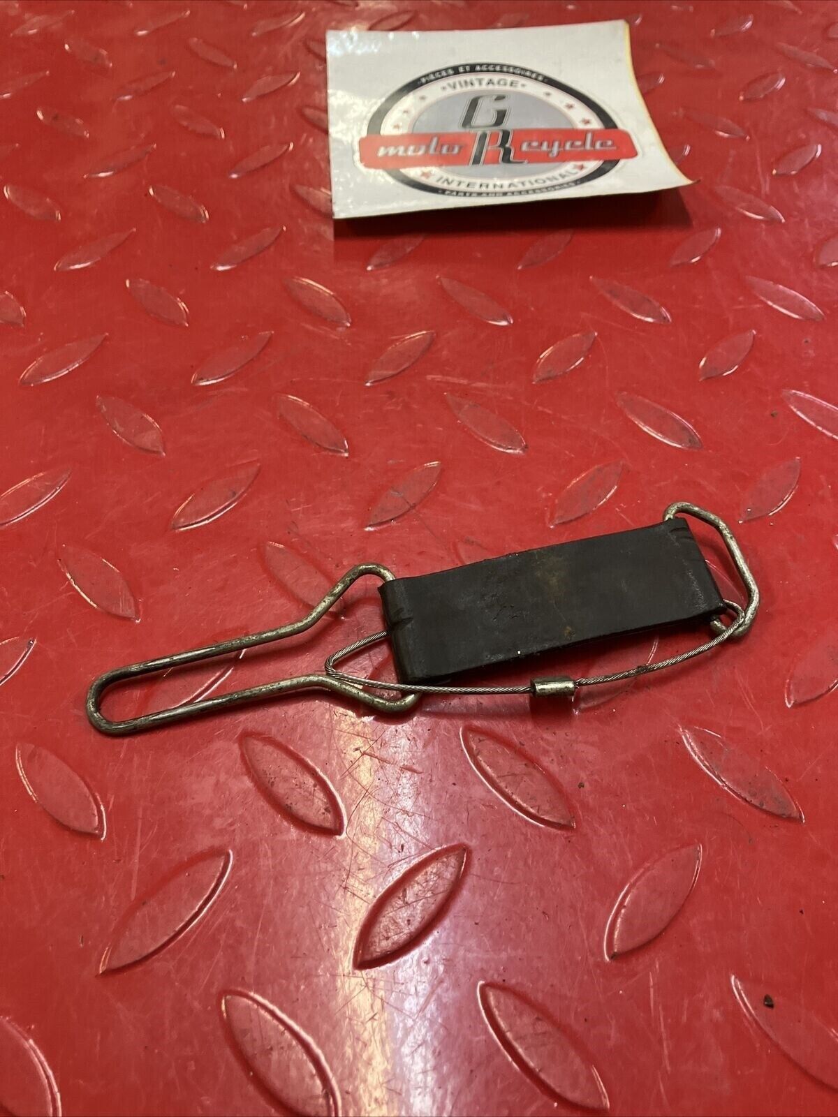 Honda CR80R 1990 Fuel tank gas petrol reservoir strap band rubber 17516-GBF-830