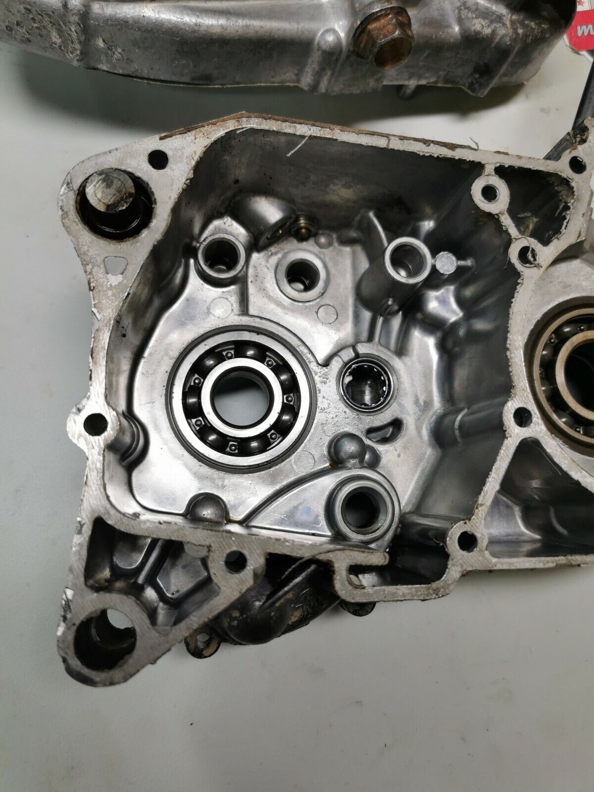 Yamaha DT100 1976 crankcase crank case left right 437-15111-03-00