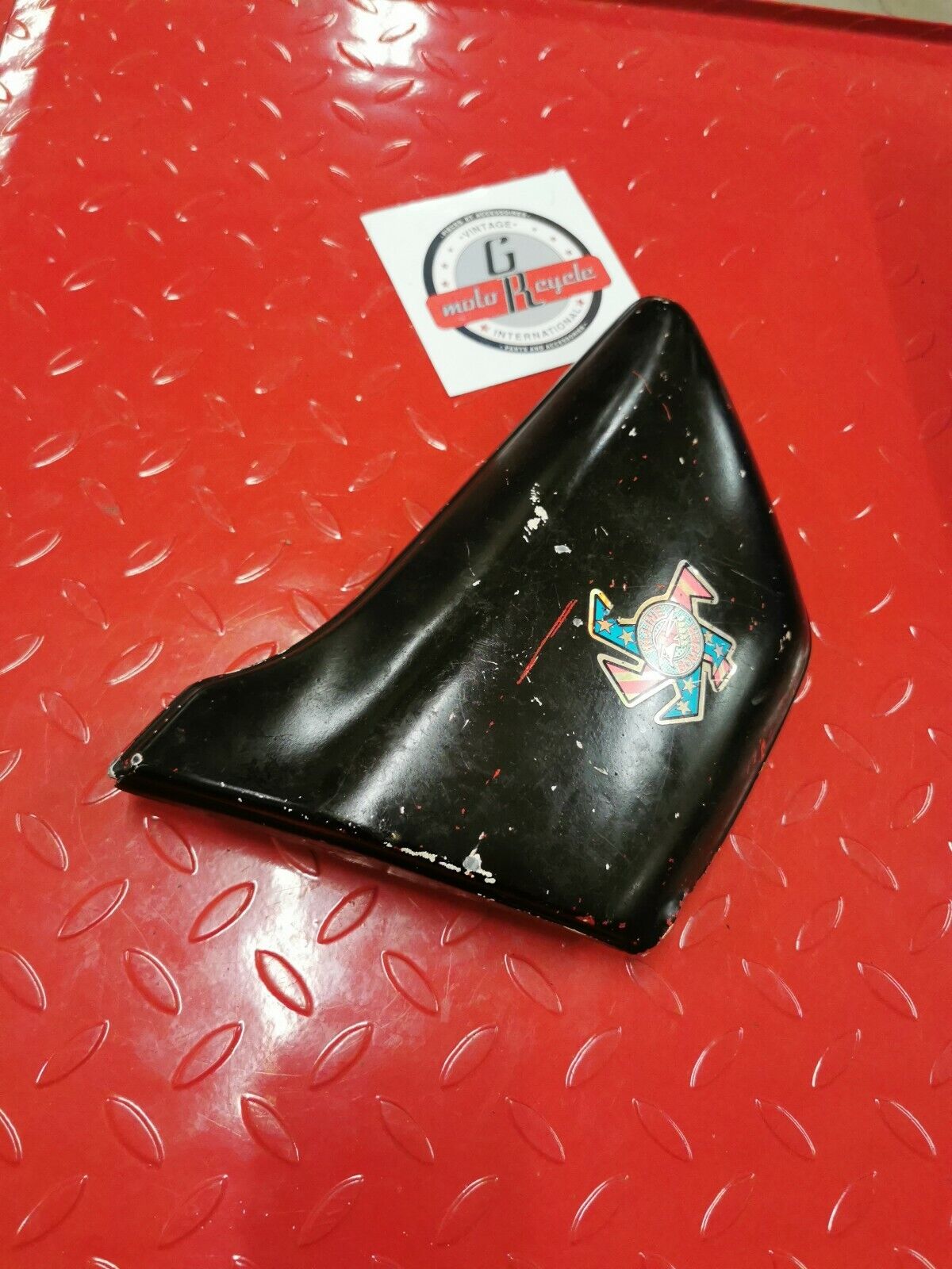Kawasaki KZ650 1977 left side cover panel fairing