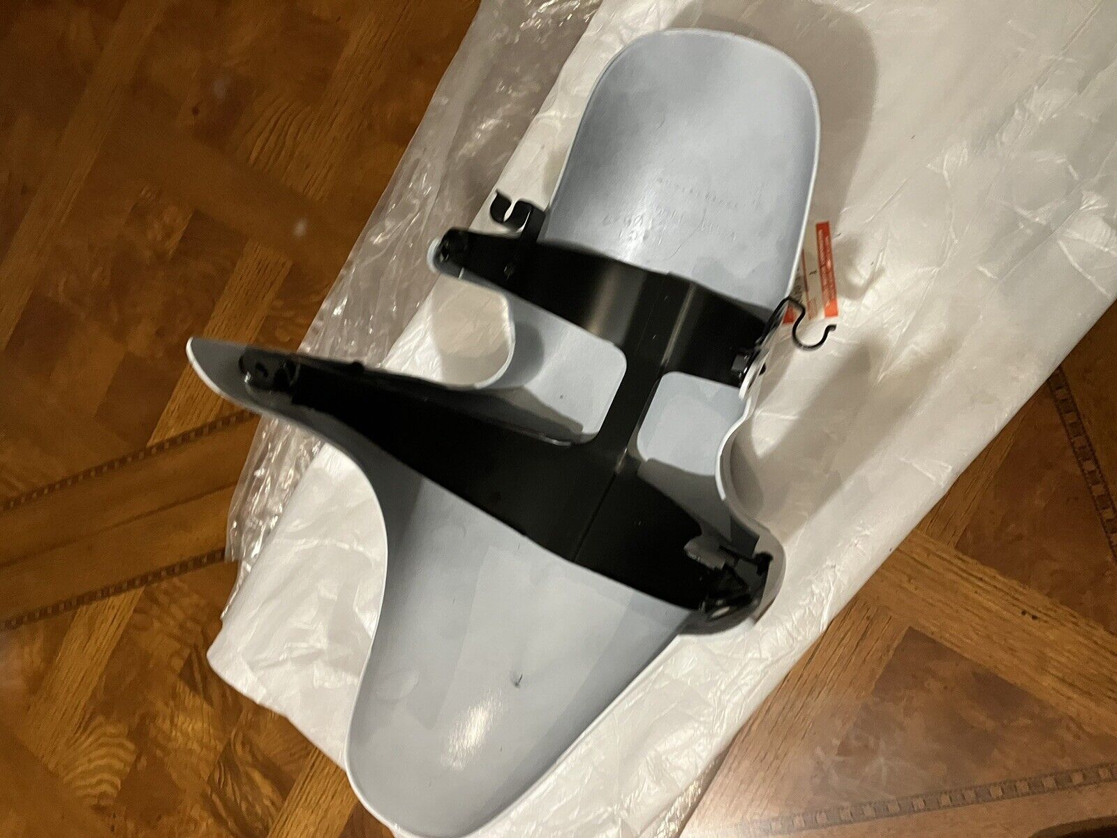 NOS Suzuki GSXR750 1992 GSX-R 750 FRONT FENDER 53110-17D20-0JW S34