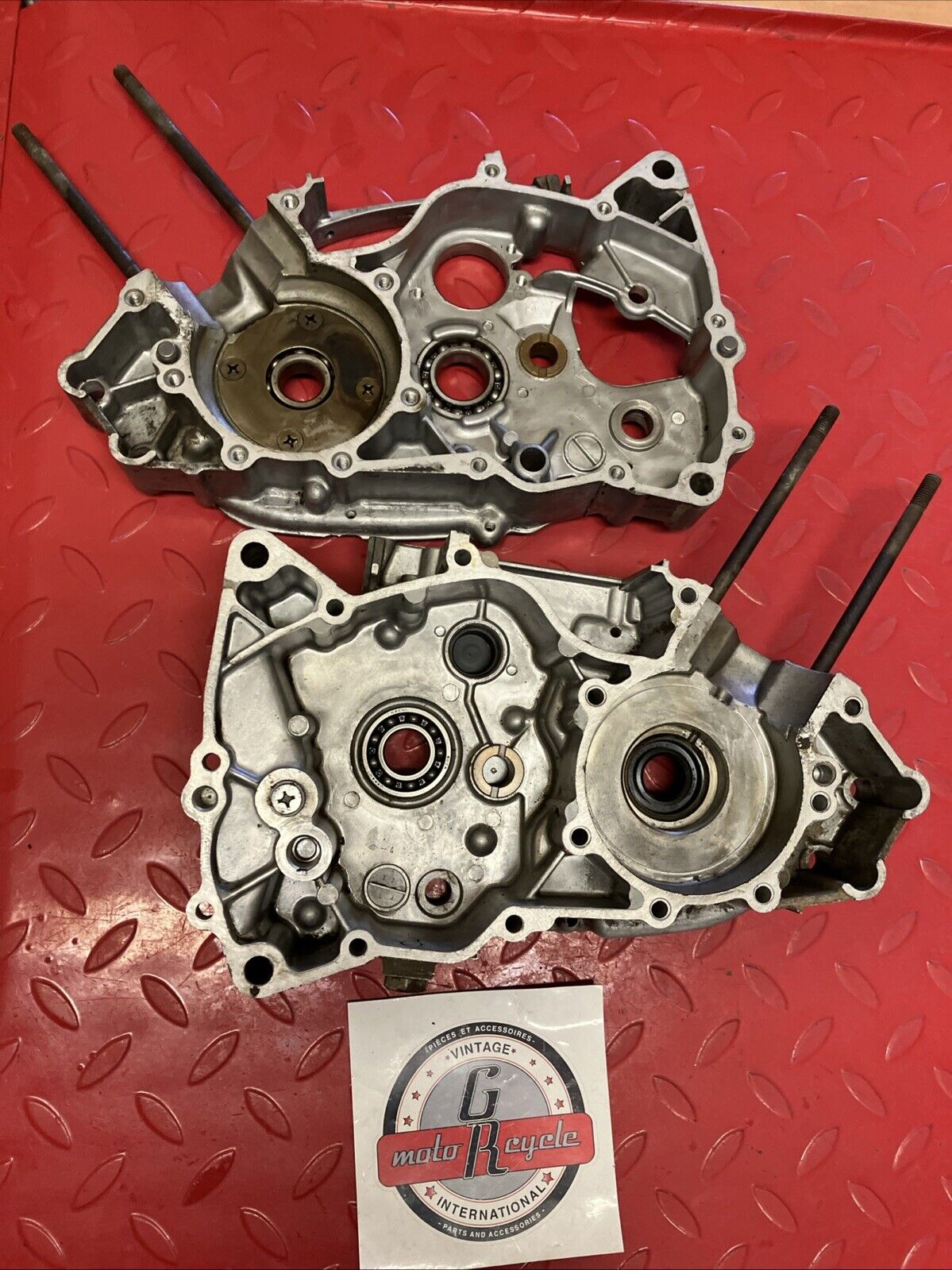 Kawasaki G5 1972 crankcase crank case set left right 2