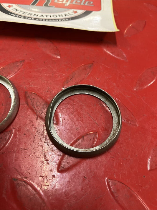 Yamaha RD400 1977 front fork cover upper guide 2