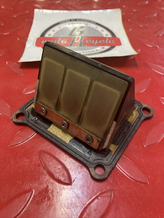 Suzuki RM125 1982 reed valve block cage