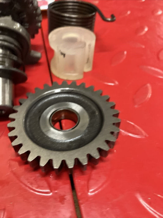 Suzuki DS100 1978 kickstarter kick starter spindle shaft gear assy