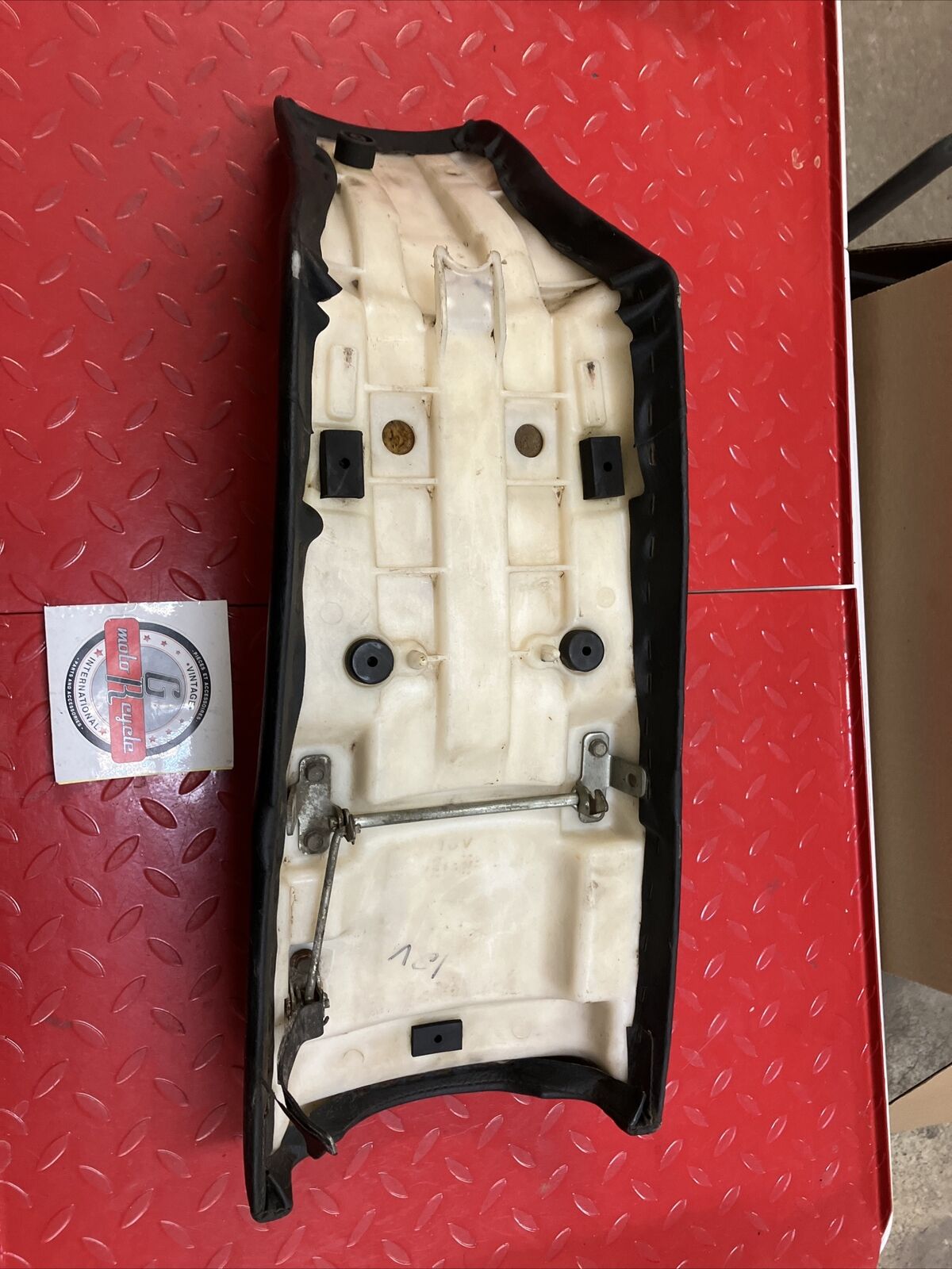 Yamaha DT125LC 10V seat saddle ORIGINAL COVER