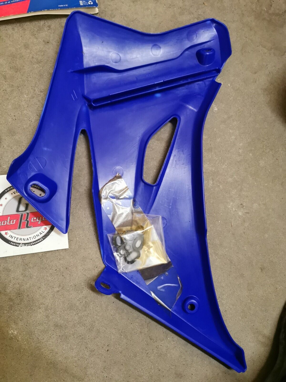 NOS DGP YZF250F YZF450 2006 - 2008 RADIATOR SCOOPS Blue 8426100002  J44